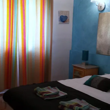 La Desirade D'hotes En Provence Szálloda 3*