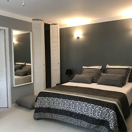 La Desirade D'hotes En Provence 3*