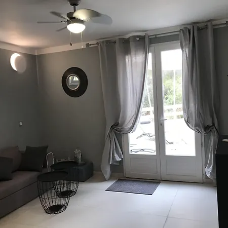 La Desirade D'hotes En Provence